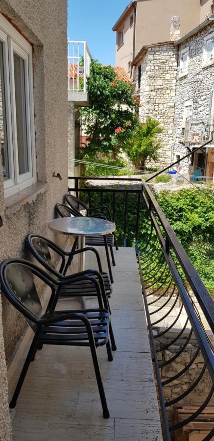Old Town Apartment メドゥリン 部屋 写真