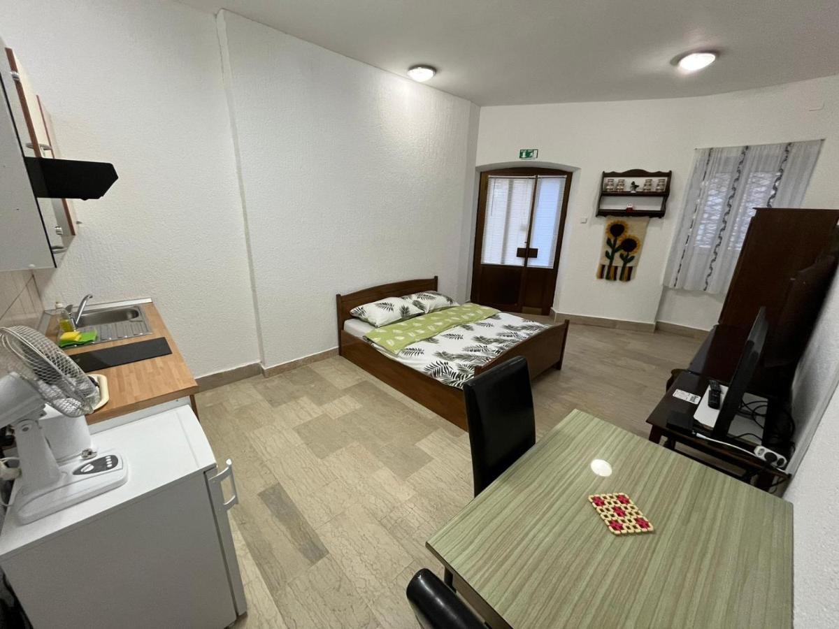 Old Town Apartment メドゥリン エクステリア 写真